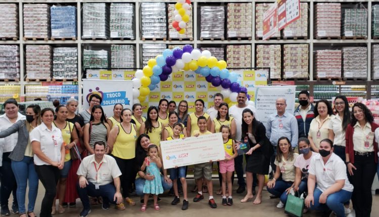Entrega-do-Troco-solidario-para-a-AMATI